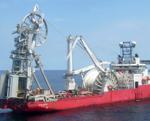 pipe_laying_vessel